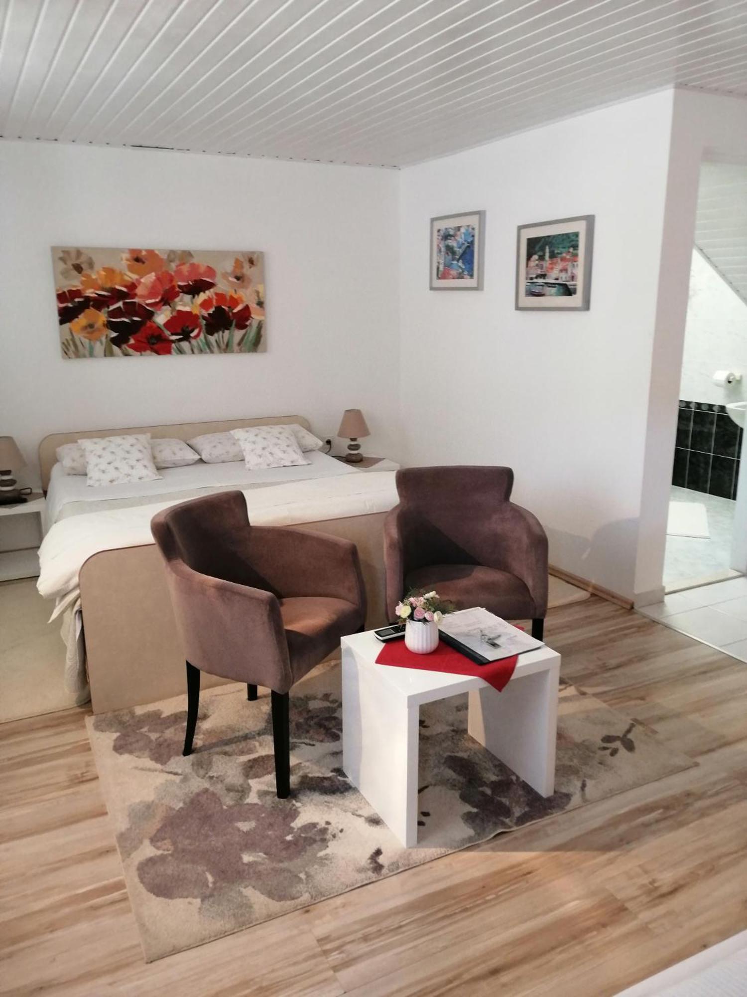 Studio Apartments Kuljis Vis Zewnętrze zdjęcie