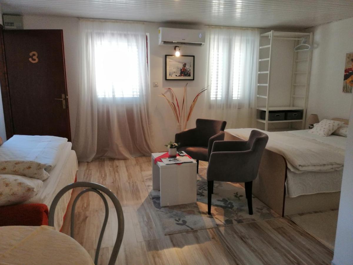 Studio Apartments Kuljis Vis Zewnętrze zdjęcie