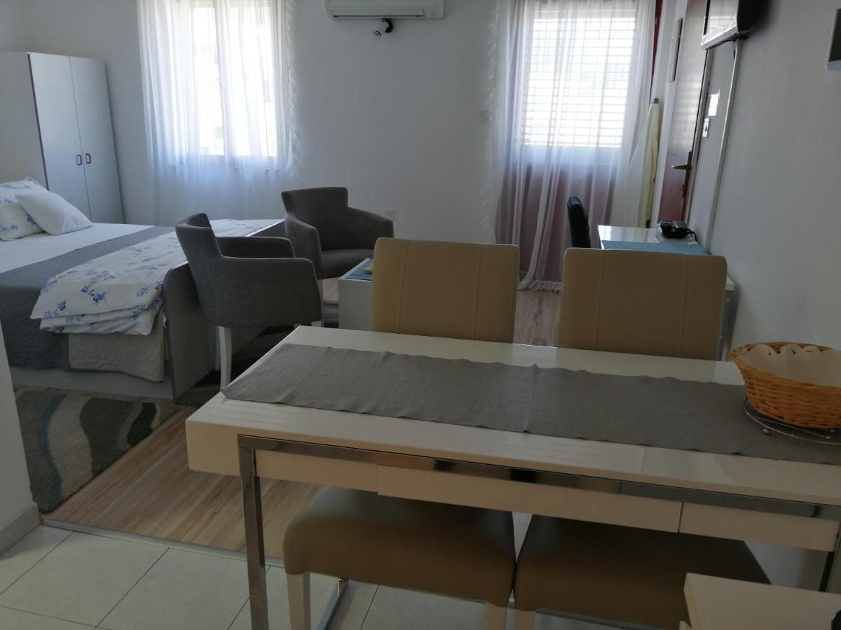 Studio Apartments Kuljis Vis Zewnętrze zdjęcie