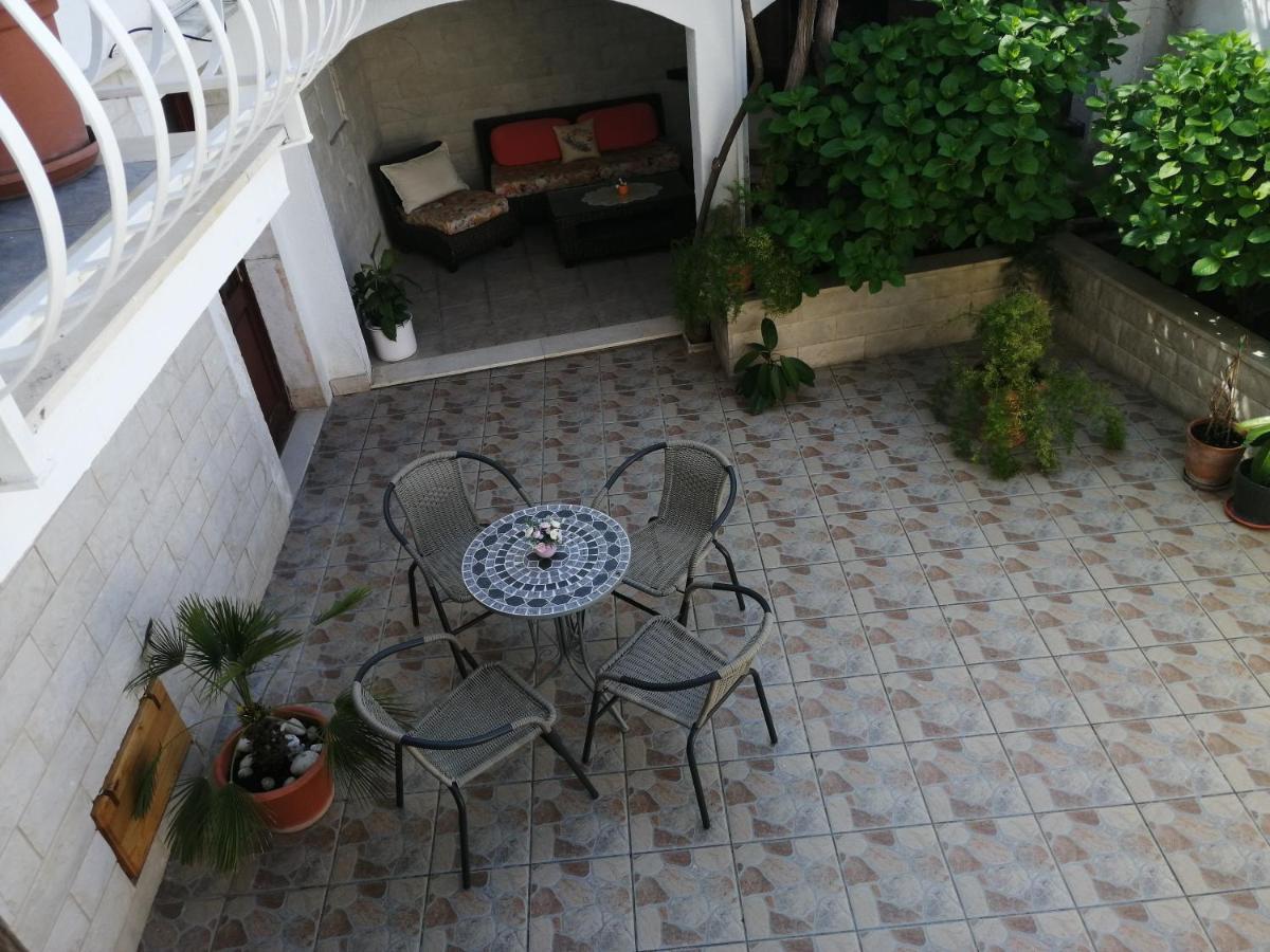 Studio Apartments Kuljis Vis Zewnętrze zdjęcie
