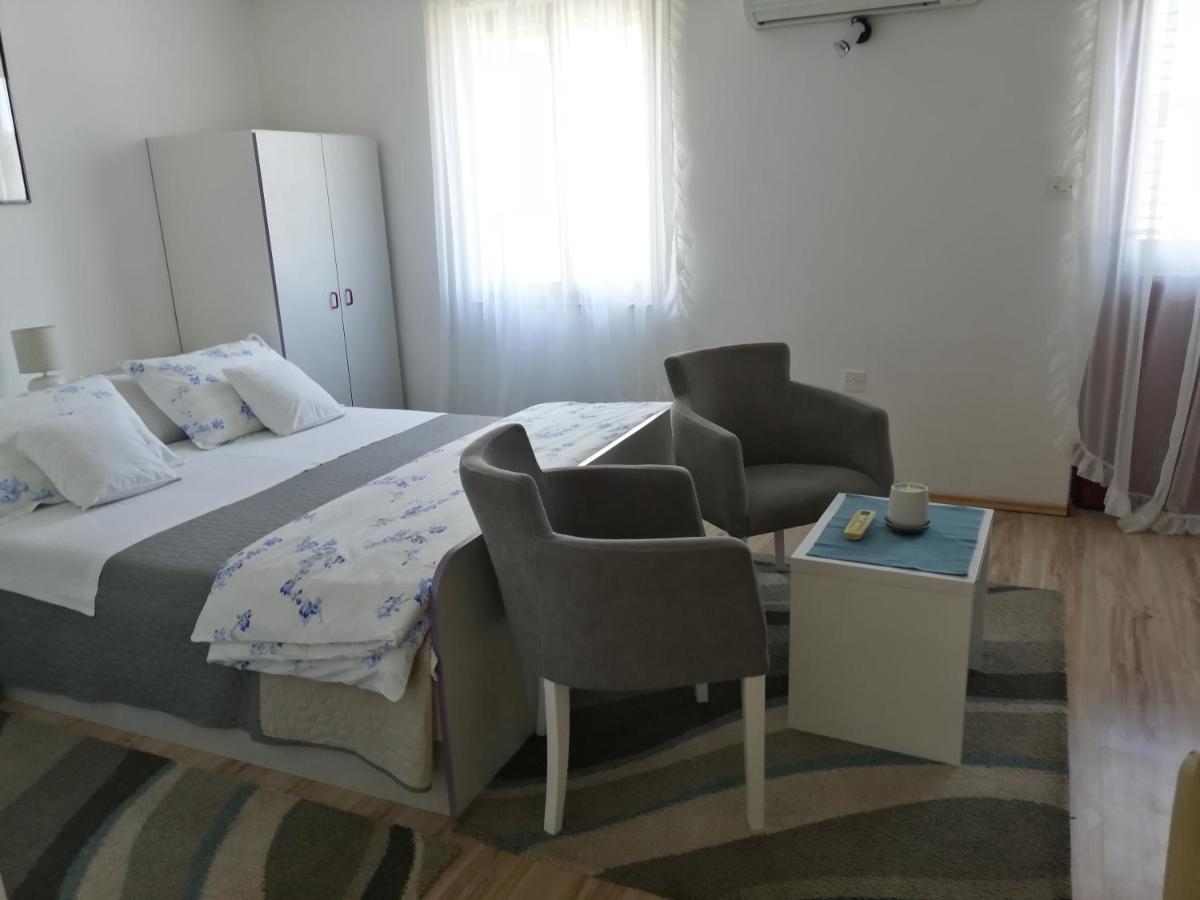 Studio Apartments Kuljis Vis Zewnętrze zdjęcie